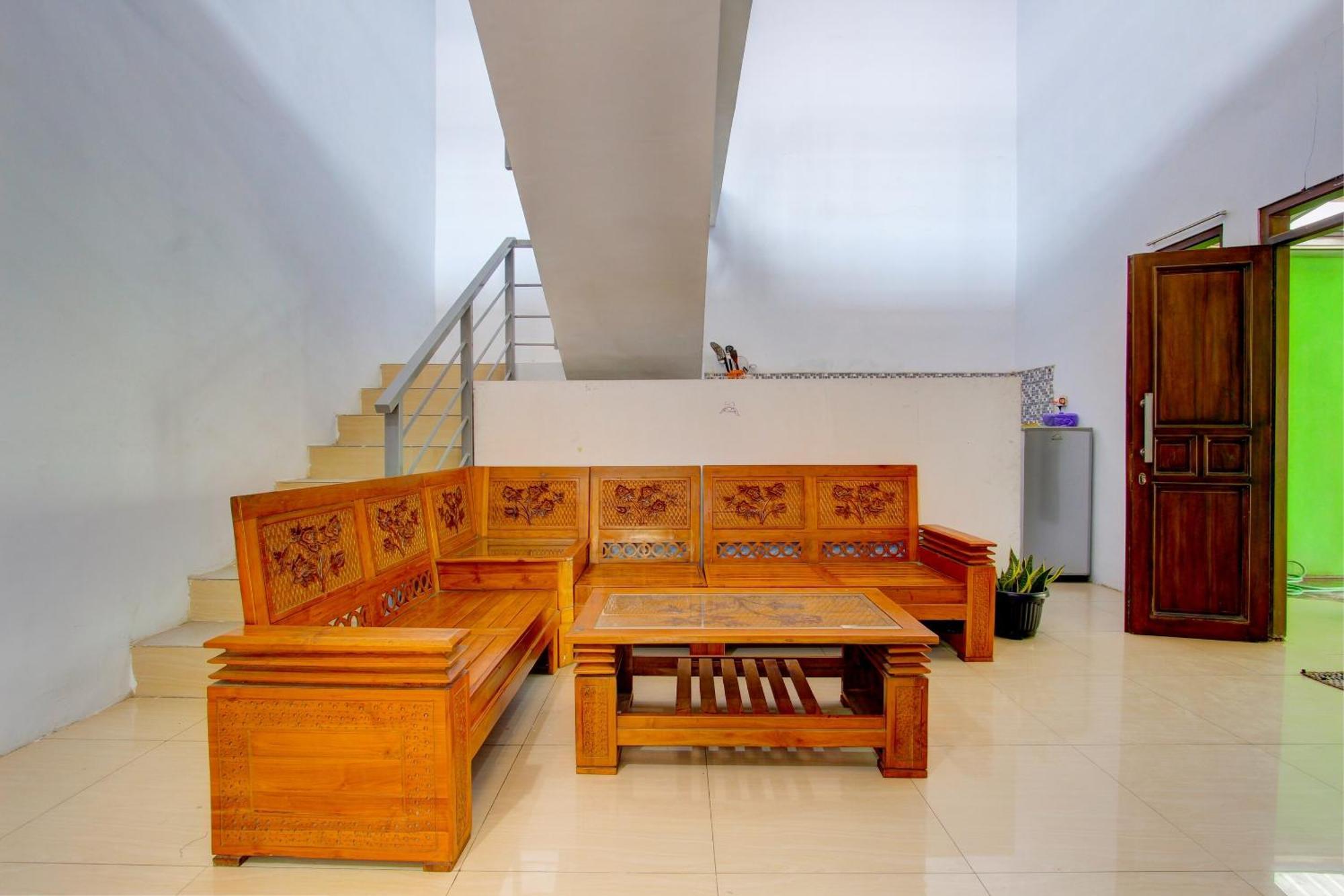 Super Oyo 93012 Griya Kencana Asri Syariah Lawean 외부 사진