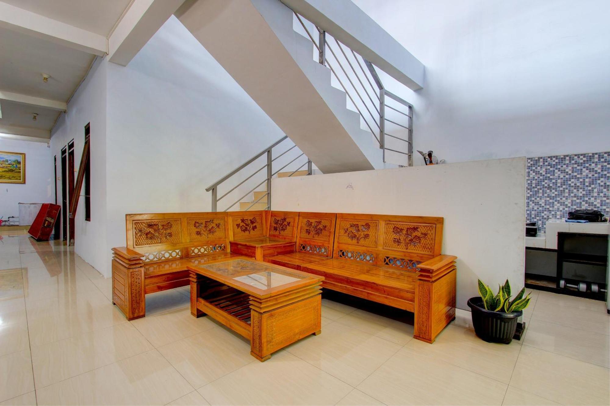 Super Oyo 93012 Griya Kencana Asri Syariah Lawean 외부 사진