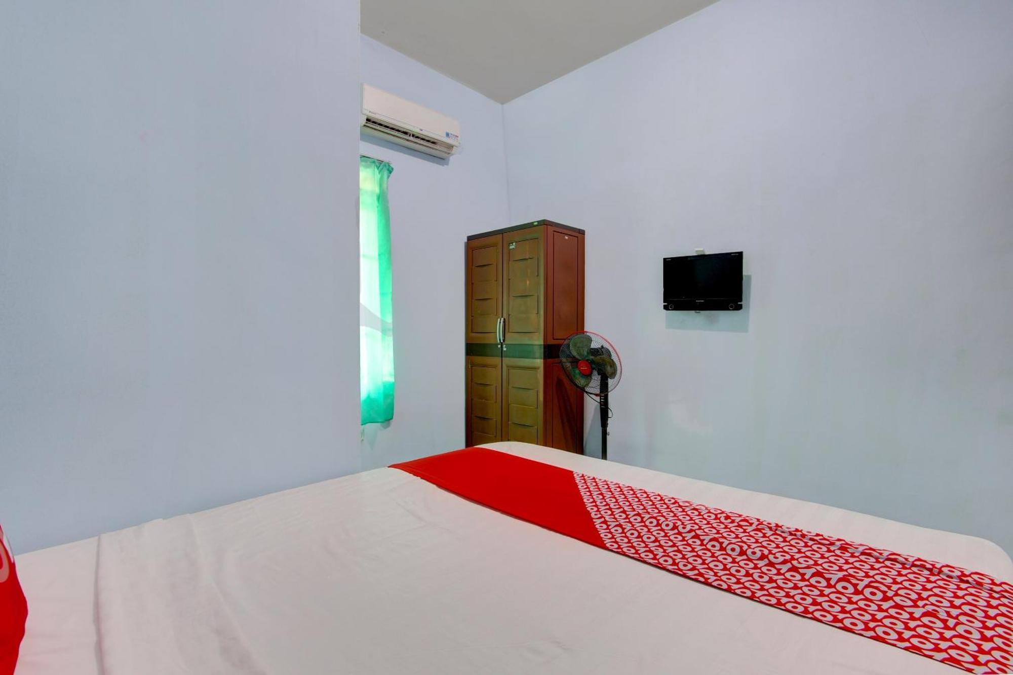 Super Oyo 93012 Griya Kencana Asri Syariah Lawean 외부 사진